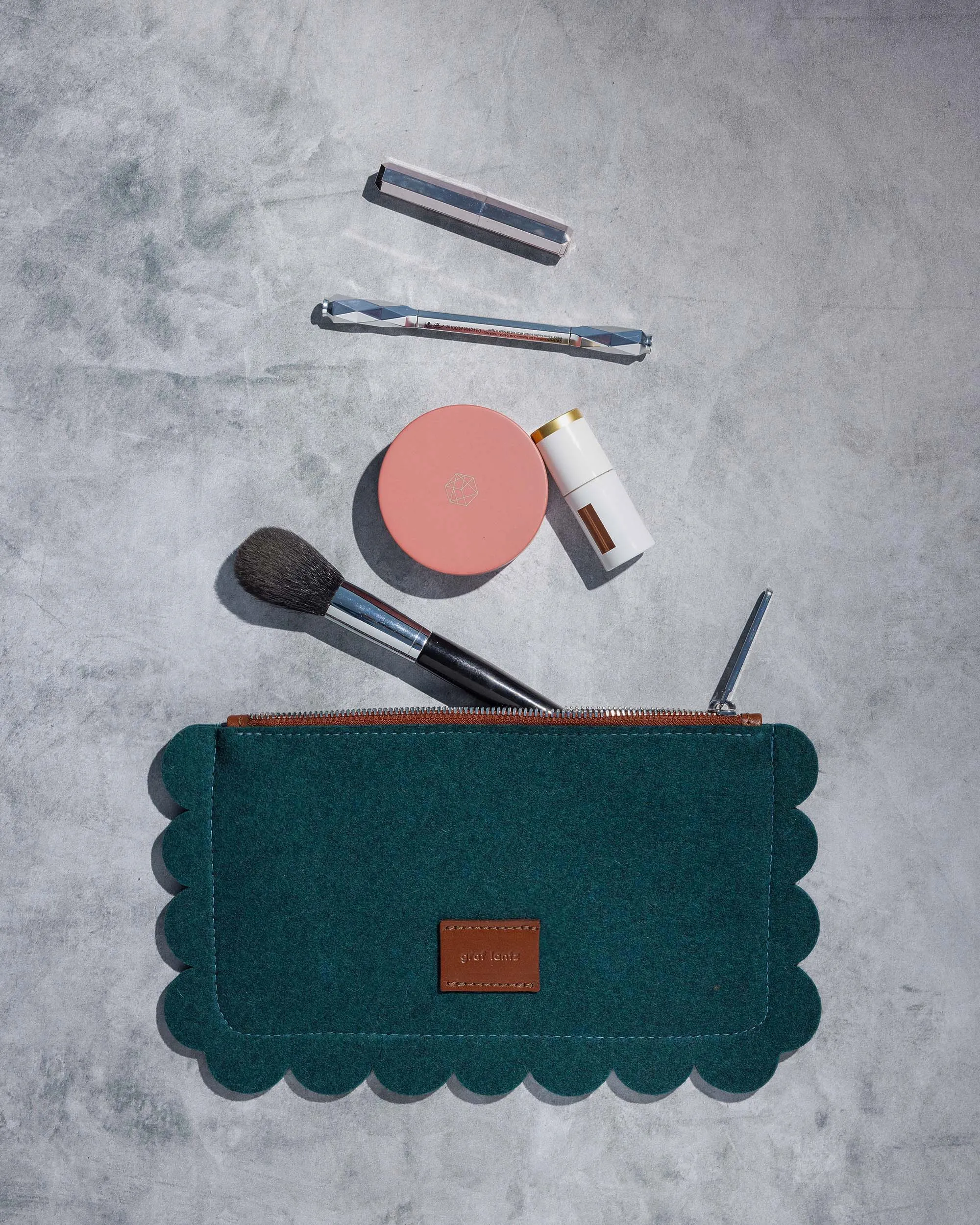 Deco Edge Felt Pouch _ Kombu Sienna