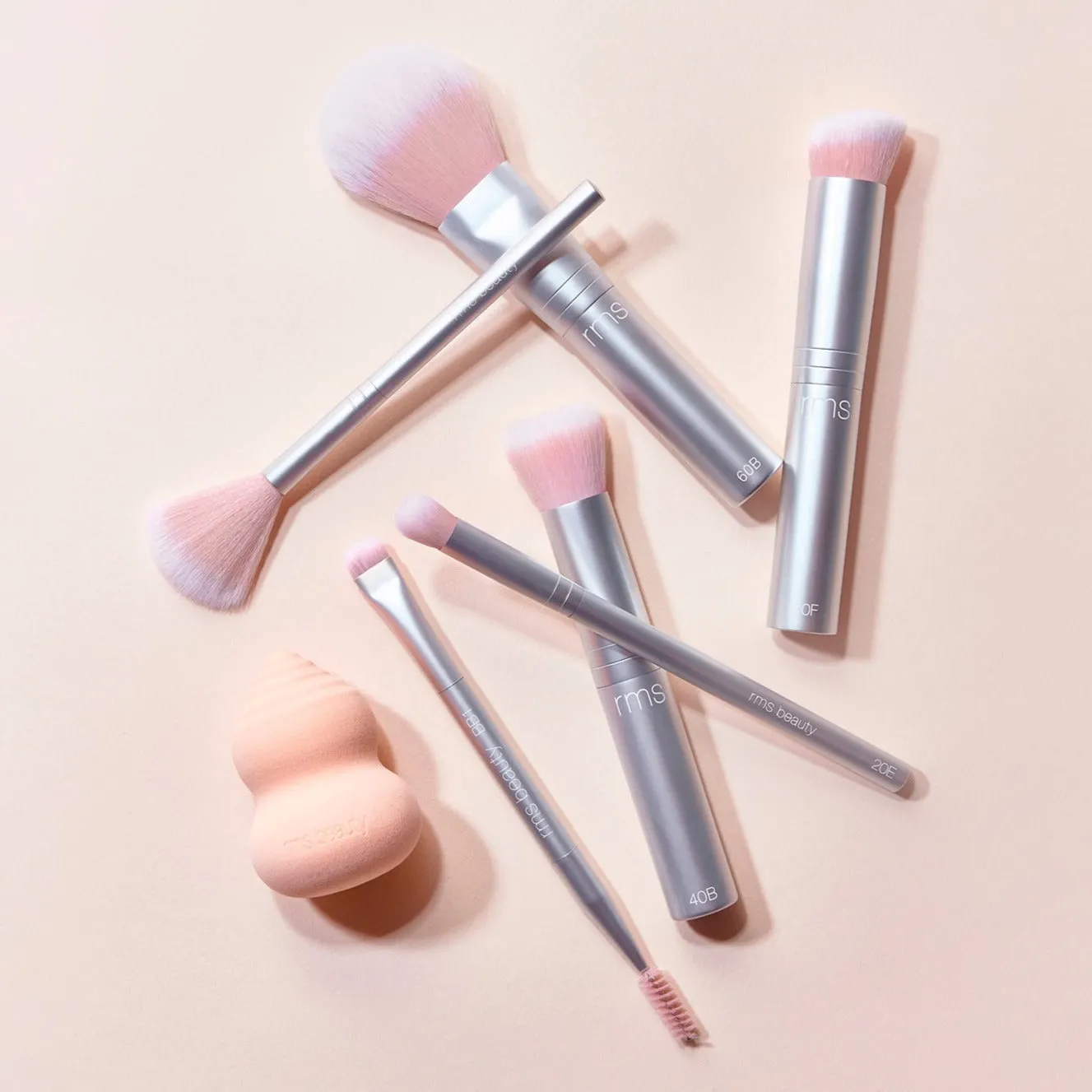Skin2Skin Classic Fan Brush